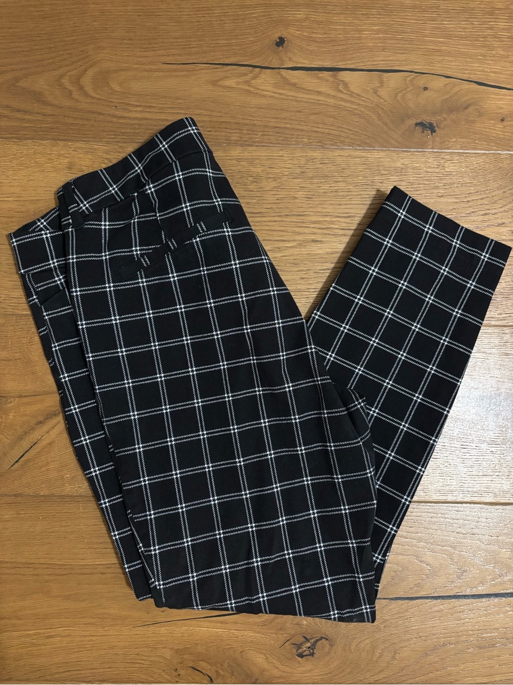 Old Navy Black Windowpane Pixie Ankle Pants